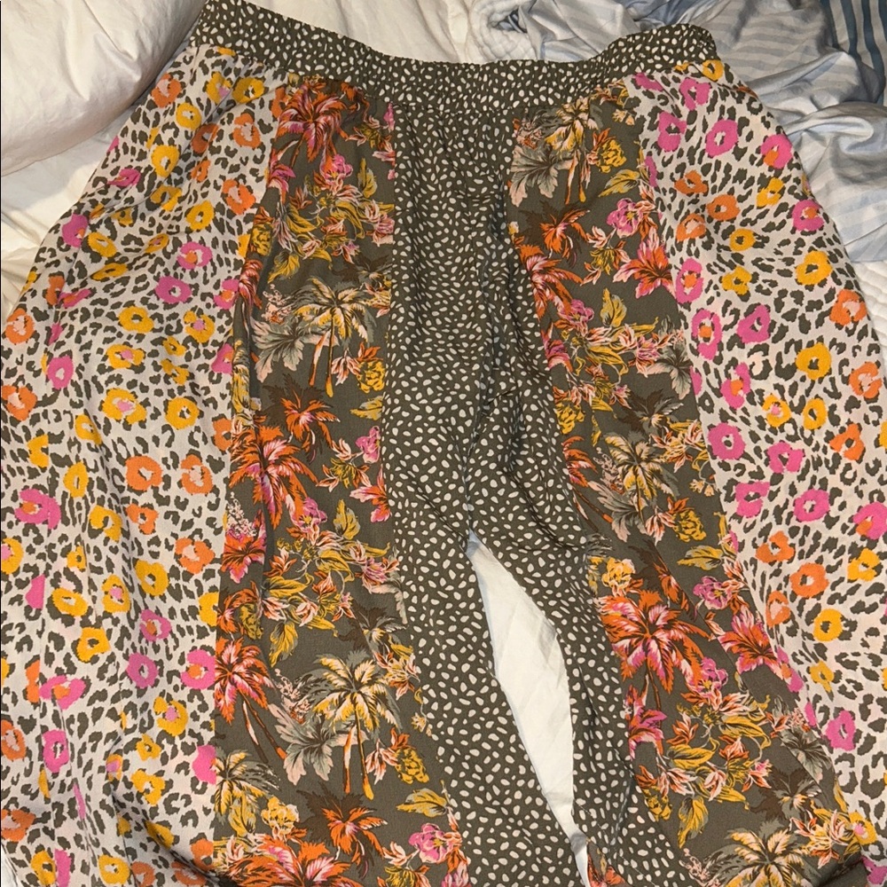 Floral and Leopard Print Cropped Women's Pants